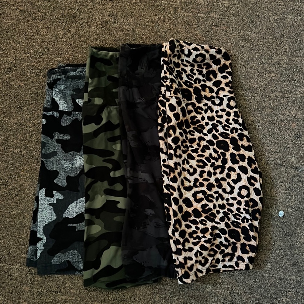 SOFT BIKER SHORT PACK! Super soft, 6inch length! barley worn.. Size S/M